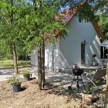 Akacliget Vendeghaz Holiday home Zamardi